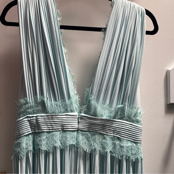 ASOS Bridesmaid/Wedding Guest Lace Pleated Maxi Dress - Picture 7 of 16